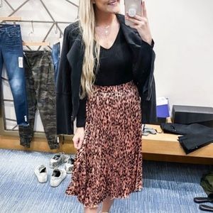 Pink cheetah print pleated skirt